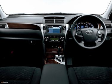 Toyota Camry سابعاً (XV50)، سيدان Japan Market — لوحة القيادة
