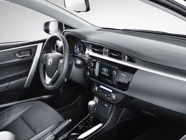 Toyota Corolla XI (E160، E170، E180)، سيدان — لوحة القيادة