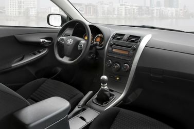 Toyota Corolla فيس ليفت X (E140، E150)، سيدان — لوحة القيادة