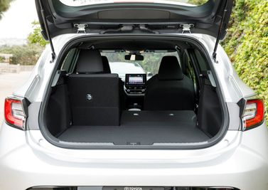 Toyota Corolla XII (E210)، هاتشباك 5 أبواب — حجرة الأمتعة
