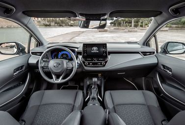Toyota Corolla XII (E210)، واجون 5 أبواب — لوحة القيادة