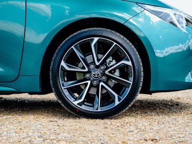Toyota Corolla عملية فيس ليفت XII (E210)، هاتشباك 5 أبواب — جنط العجلة
