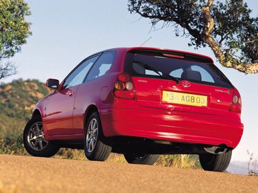 Toyota Corolla ثامناً (E110)، هاتشباك 3 أبواب — منظر خلفي أيسر