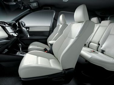 Toyota Corolla XI (E160, E170, E170, E180) فيس ليفت 1، واجون 5 أبواب Fielder — منظر عام للمقصورة