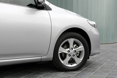 Toyota Corolla فيس ليفت X (E140، E150)، سيدان — منظر أمامي أيمن