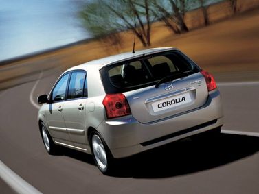 Toyota Corolla عملية فيس ليفت IX (E120، E130)، هاتشباك 5 أبواب — منظر خلفي أيمن