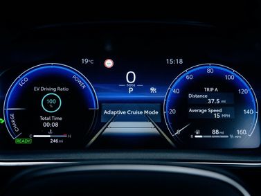 Toyota Corolla عملية فيس ليفت XII (E210)، هاتشباك 5 أبواب — لوحة العدادات
