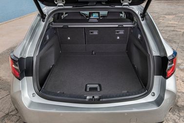 Toyota Corolla XII (E210)، واجون 5 أبواب — حجرة الأمتعة
