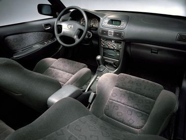Toyota Corolla ثامناً (E110)، هاتشباك 3 أبواب — منطقة السائق