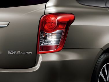 Toyota Corolla X (E140، E150)، واجون 5 أبواب Fielder — المصباح الخلفي