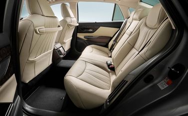 Toyota Crown XV (S220), Седан — задние сиденья