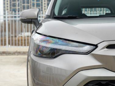 Toyota Frontlander، دفع رباعي 5 أبواب — المصباح الأمامي