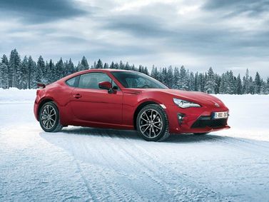 Toyota GT86 I Рестайлинг, Купе — вид спереди справа