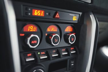Toyota GT86 I Рестайлинг, Купе — центральная консоль