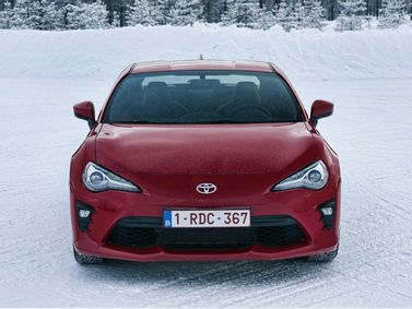 Toyota GT86 I Рестайлинг, Купе — вид спереди