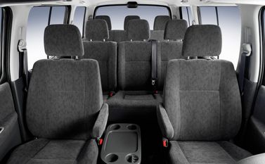 Toyota HiAce عملية فيس ليفت XH10، ميني فان — المقاعد الأمامية