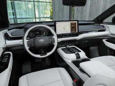 Toyota Highlander V، دفع رباعي 5 أبواب — منطقة السائق