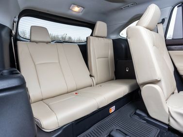 Toyota Highlander IV (U70)، دفع رباعي 5 أبواب — مقاعد الصف الثالث