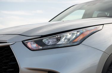 Toyota Highlander IV (U70)، دفع رباعي 5 أبواب — المصباح الأمامي