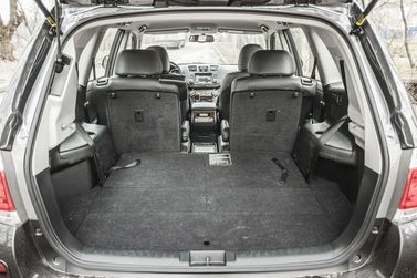 Toyota Highlander II (U40) Рестайлинг, Внедорожник 5 дв. — багажное отделение