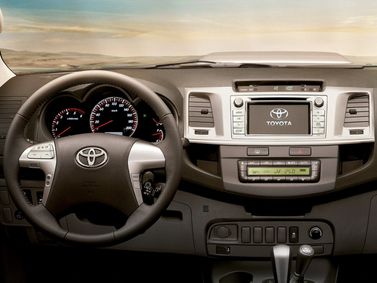 Toyota Hilux فيس ليفت السابع، بيك أب بكابينة مفردة — لوحة القيادة