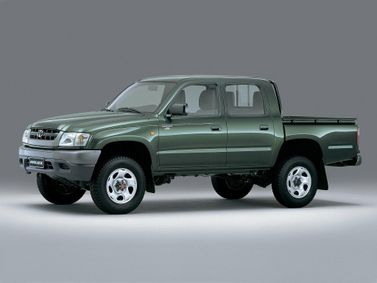 Toyota Hilux فيس ليفت السادس، بيك أب بكابينة مزدوجة Double Cab — منظر أمامي أيسر