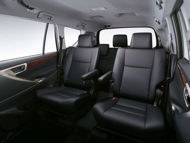 Toyota Innova ثانياً، فان مدمج — المقاعد الخلفية