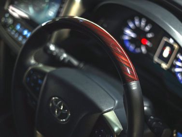 Toyota Innova ثانياً، فان مدمج — عجلة القيادة