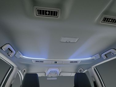 Toyota Innova ثانياً، فان مدمج — منظر عام للمقصورة