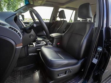 Toyota Land Cruiser Prado 150 Series 150 Series Facelift 2، دفع رباعي 5 أبواب — منطقة السائق
