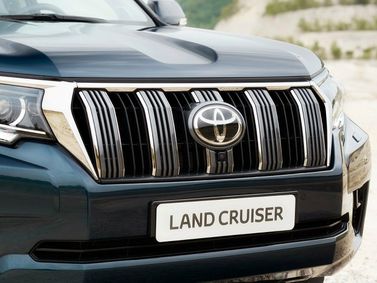 Toyota Land Cruiser Prado 150 Series 150 Series Facelift 2، دفع رباعي 5 أبواب — شبكة المبرد