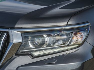 Toyota Land Cruiser Prado 150 Series 150 Series Facelift 2، دفع رباعي 5 أبواب Arctic Trucks — المصباح الأمامي