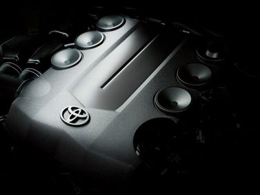 Toyota Land Cruiser Prado السلسلة 150، دفع رباعي 5 أبواب — حجرة المحرك