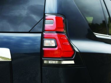 Toyota Land Cruiser Prado 150 Series 150 Series Facelift 2، دفع رباعي 5 أبواب — المصباح الخلفي