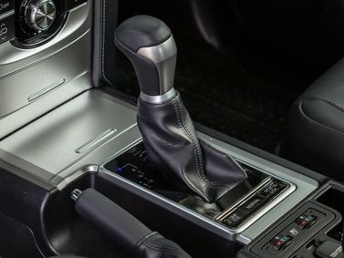 Toyota Land Cruiser Prado 150 Series 150 Series Facelift 2، دفع رباعي 5 أبواب — محدد ناقل الحركة
