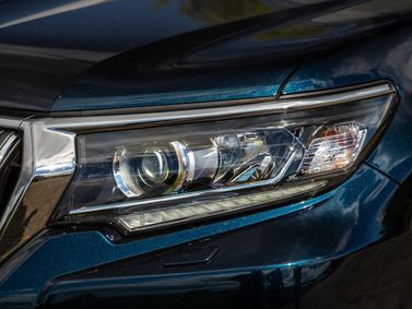 Toyota Land Cruiser Prado 150 Series 150 Series Facelift 2، دفع رباعي 5 أبواب — المصباح الأمامي