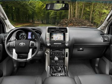 Toyota Land Cruiser Prado السلسلة 150، دفع رباعي 5 أبواب — لوحة القيادة