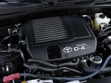 Toyota Land Cruiser Prado سلسلة 120، دفع رباعي 5 أبواب — حجرة المحرك