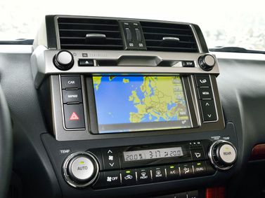 Toyota Land Cruiser Prado 150 Series 150 Series Facelift 1، دفع رباعي 3 أبواب — شاشة نظام المعلومات والترفيه