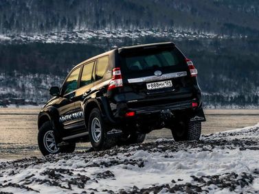 Toyota Land Cruiser Prado 150 Series 150 Series Facelift 1، دفع رباعي 5 أبواب Arctic Trucks — منظر خلفي أيسر