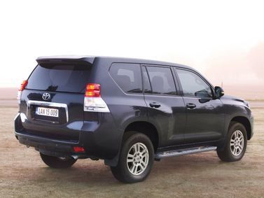 Toyota Land Cruiser Prado السلسلة 150، دفع رباعي 5 أبواب — منظر خلفي أيمن