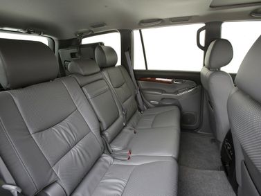 Toyota Land Cruiser Prado سلسلة 120، دفع رباعي 5 أبواب — المقاعد الخلفية