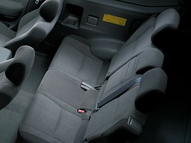 Toyota Land Cruiser Prado سلسلة 120، دفع رباعي 3 أبواب — المقاعد الخلفية