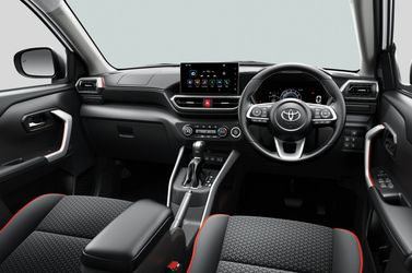 Toyota Raize I, Внедорожник 5 дв. — передняя панель