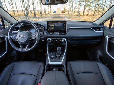 Toyota RAV4 V (XA50)، دفع رباعي 5 أبواب — لوحة القيادة
