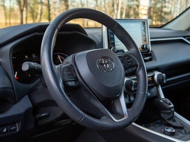 Toyota RAV4 V (XA50)، دفع رباعي 5 أبواب — عجلة القيادة