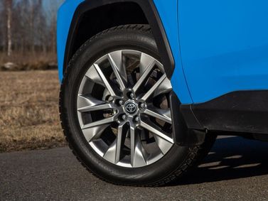 Toyota RAV4 V (XA50)، دفع رباعي 5 أبواب — جنط العجلة