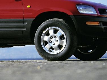 Toyota RAV4 I (XA10)، دفع رباعي 3 أبواب — جنط العجلة