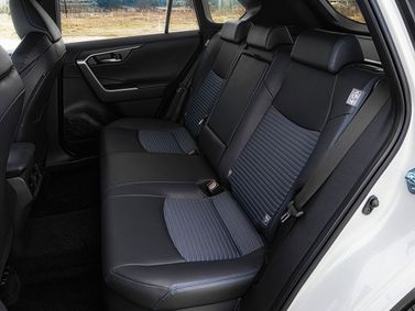 Toyota RAV4 V (XA50)، دفع رباعي 5 أبواب — المقاعد الخلفية