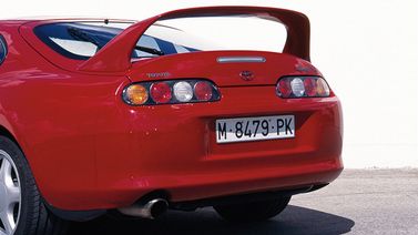 Toyota Supra IV (A80)، كوبيه — منظر خلفي